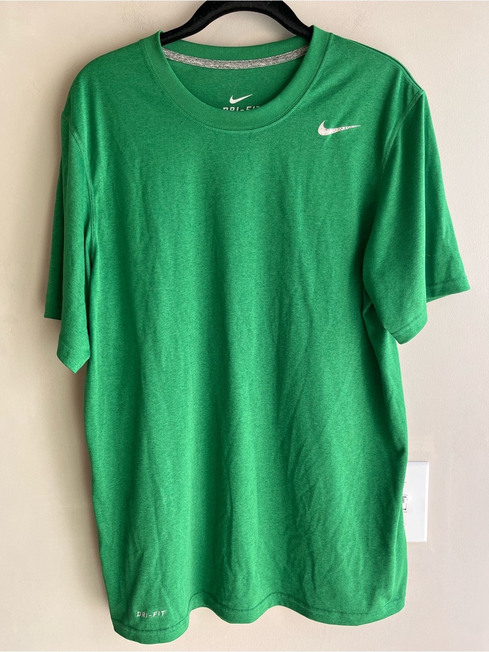 Nike Green Short Sleeve Performance Tee with White Swoosh NWOT M